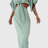 Nerea – Vestido Fluido con Lazo Frontal y Cut-Outs, Elegancia y Comodidad para Cada Ocasión