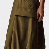 Clara – Vestido Midi con Estilo Único y Moderno