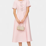 María – Vestido Midi Acampanado con Lazo Brillante para Momentos Especiales