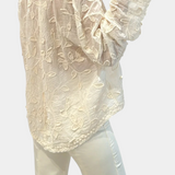 Valentina – Camisa de Encaje Bordado que Transmite Elegancia Atemporal
