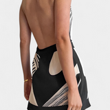 Aitana – Vestido Corto Halter con Estampado Abstracto para un Look Moderno y Elegante