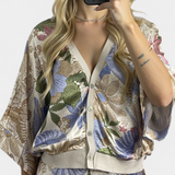 María – Conjunto Elegante de Blusa y Falda Floral para un Look Sofisticado