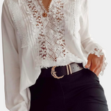 Carla – Blusa de Encaje con Estilo Elegante y Romántico