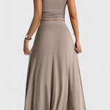 Elena – Conjunto Elegante de Top Corto y Falda Fluida para un Look Inigualable
