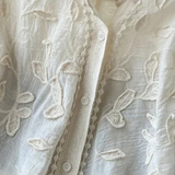 Valentina – Camisa de Encaje Bordado que Transmite Elegancia Atemporal