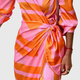 Elena – Vestido Envolvente Impreso Para Tu Estilo Chic y Cómodo