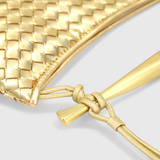 Alba – Bolso Woven con Asa Dorada para un Look Elegante y Sofisticado