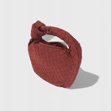 Ángela – Bolso Mini Woven con Estilo Único y Encanto Atemporal