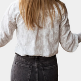 Isabel – Blusa de Encaje con Estilo Atemporal y Encanto Elegante