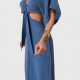 Nerea – Vestido Fluido con Lazo Frontal y Cut-Outs, Elegancia y Comodidad para Cada Ocasión