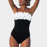 Elena – Conjunto de Bañador con Flores 3D y Falda Envolvente, Estilo Único para Veranos Inolvidables