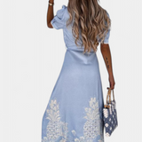 Clara – Vestido Camisero Elegante con Bordados y Cinturón Chic