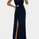 Nerea – Vestido Maxi Plisado con Abertura Lateral y Elegancia Atemporal