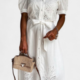 Clara – Vestido Camisero Elegante con Bordados y Cinturón Chic