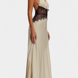 Clara – Vestido Largo Halter con Encaje Elegante para Brillar en Cada Ocasión