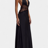Clara – Vestido Largo Halter con Encaje Elegante para Brillar en Cada Ocasión