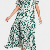 Silvia – Vestido Fluido Estampado para Días Ligeros y Con Estilo